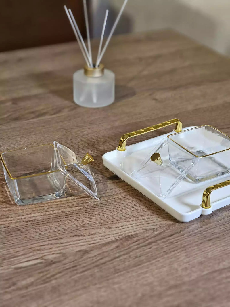 TREND HOME GOLD Aperitif-Tablett mit 4 quadratischen Schalen mit Deckel aus Glas und Porzellan ﻿
