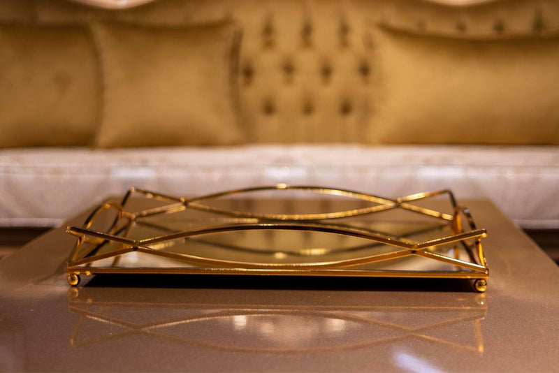 Plateau de service rectangulaire doré et décoratif en miroir - Rechteckiges Serviertablett mit goldenem und dekorativem Spiegel